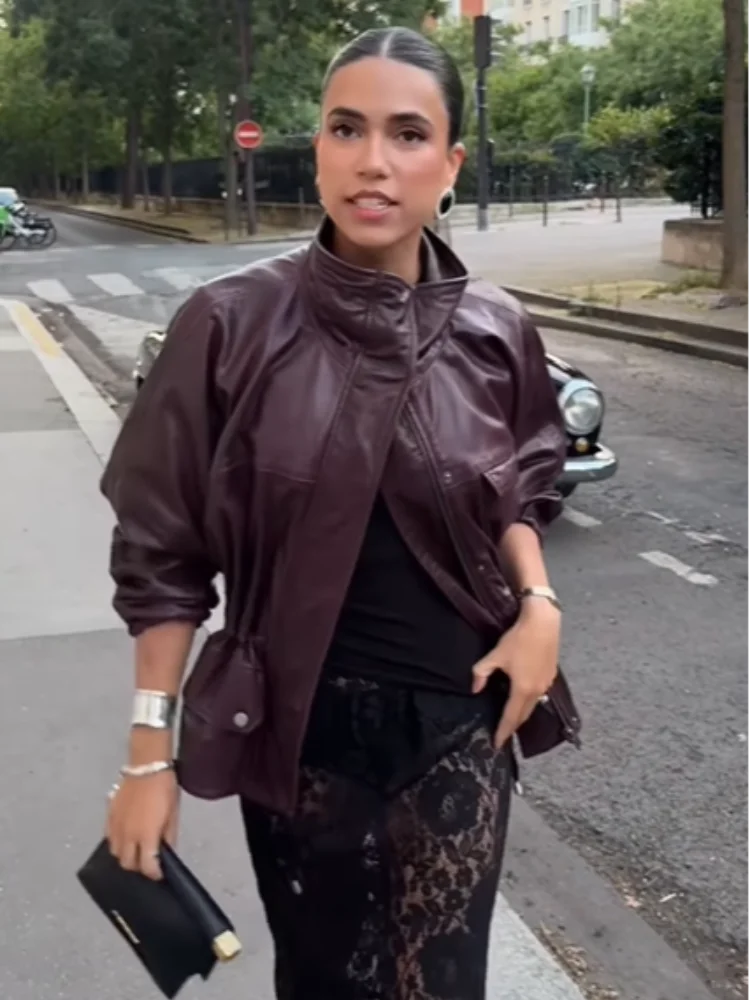 سترة نسائية ذات ياقة ثابتة من جلد البولي يوريثان بتصميم عتيق سترات نسائية عصرية باللون النبيذي واحدة الصدر مع حزام الخصر للسيدات 2025 ملابس خارجية أنيقة للشارع