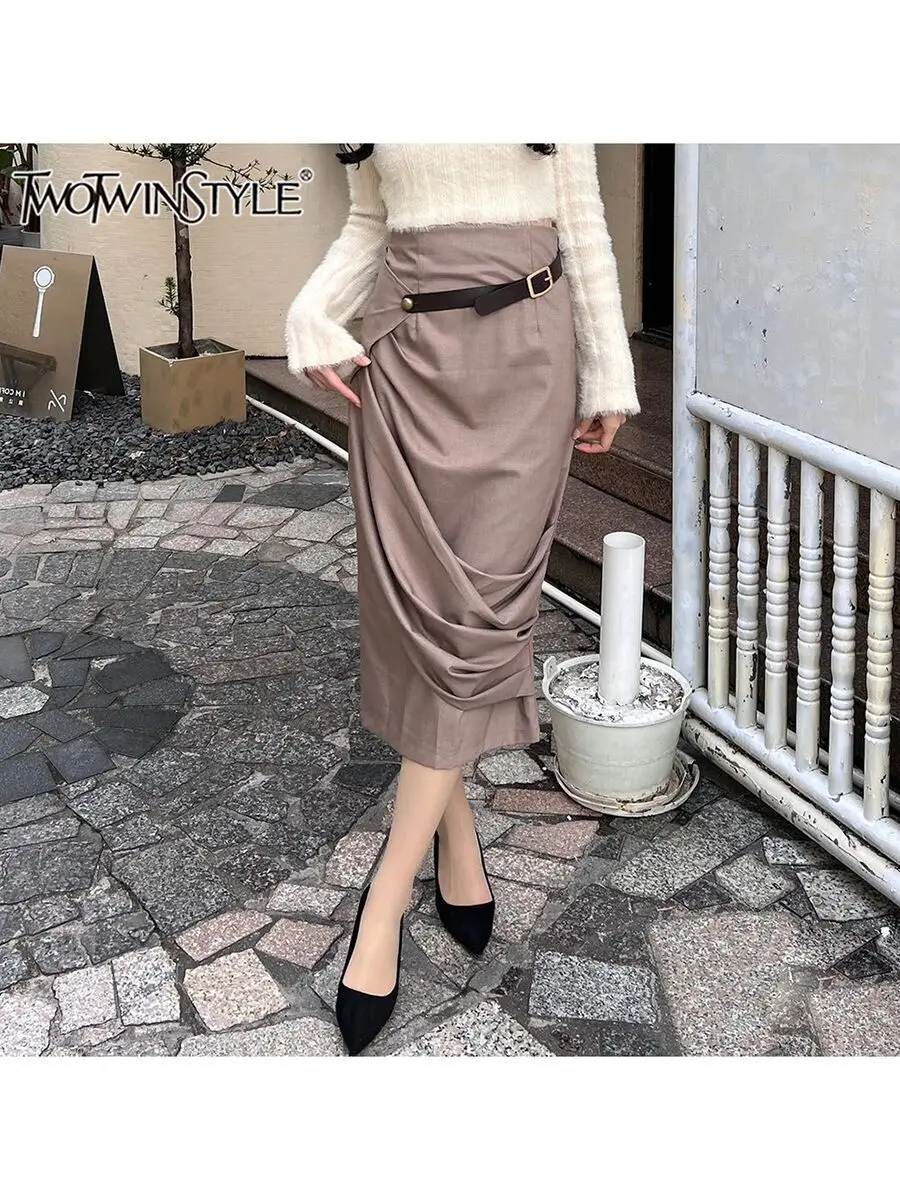 

TWOTWINSTYLE Hit Color Spliced Belt Asymmetrical Temperament Skirt For Women High Waist Patchwork Folds Casual Skirt Female New