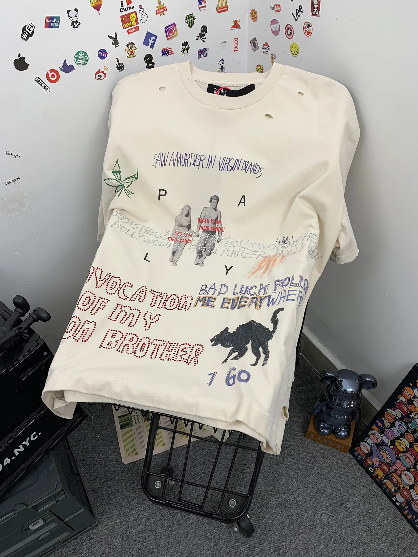 

American Play Graffiti Style Rhinestone Street Washed Vintage Letter Print Loose Short Sleeve T-Shirt Casual Breathable Cotto...