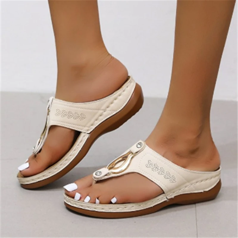Women Comfortable Thick Sole Slope Heel Sandals Casual Pinch Toe Wearing Bohemian Sandals 2025 New Summer Women’s Sandals