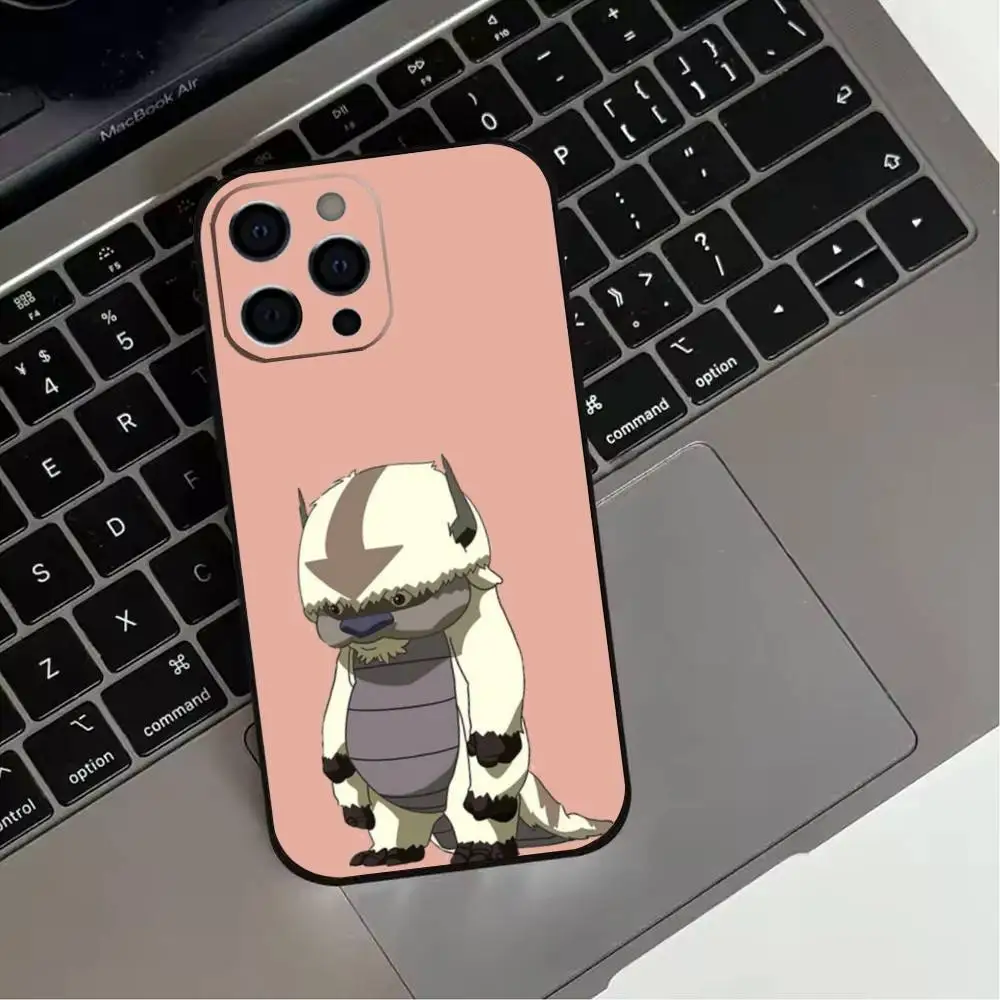 حافظة هاتف A-Avatar 12A-Appa Y-Yip لهاتف iPhone17,16,15,14,13,12,11 Plus، Pro Max غطاء أسود ناعم