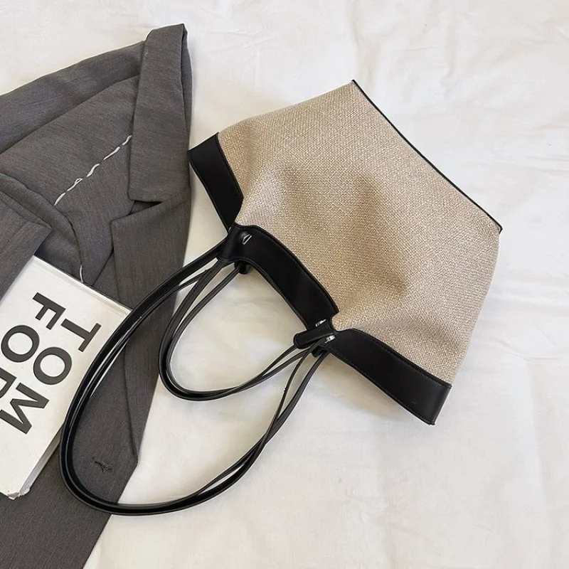 

Women's Handbag Made Of Fine Leather Boasting Famous Designer Inspired And Casual Simple Vintage Commuter Style​