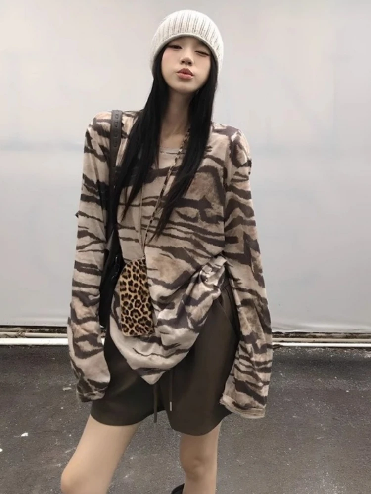 

2025 Women Y2k Aesthetic Zebra-stripe T-shirt Harajuku Autumn Sun Protection Casual Loose Tees Streetwear Vintage Grunge Tshirts