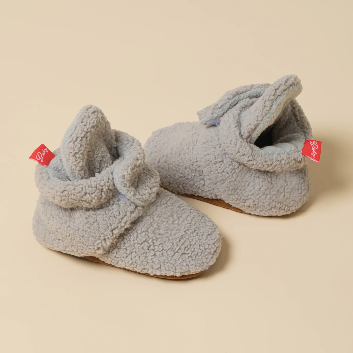 Nuove scarpe da bambino invernali stivaletti elementi classici Fluff caldo antiscivolo primi camminatori scarpe da culla per neonati stivali da neve in cotone