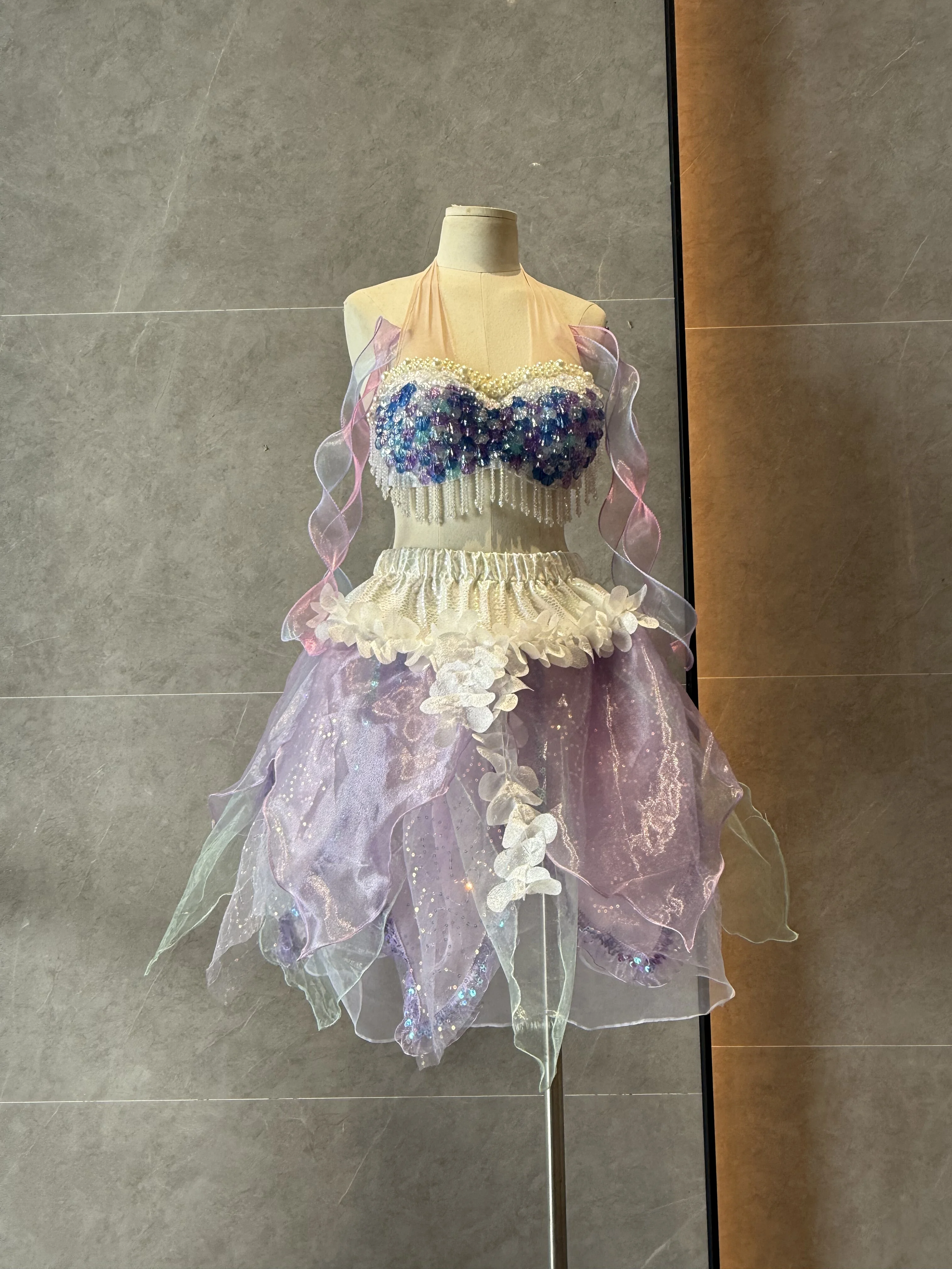 

Бюстгальтер-топ с бриллиантовыми бахромами для аквапарков, купальник русалки, купальник принцессы, бюстгальтер на бретельках с пайетками в виде рыбьей чешуи