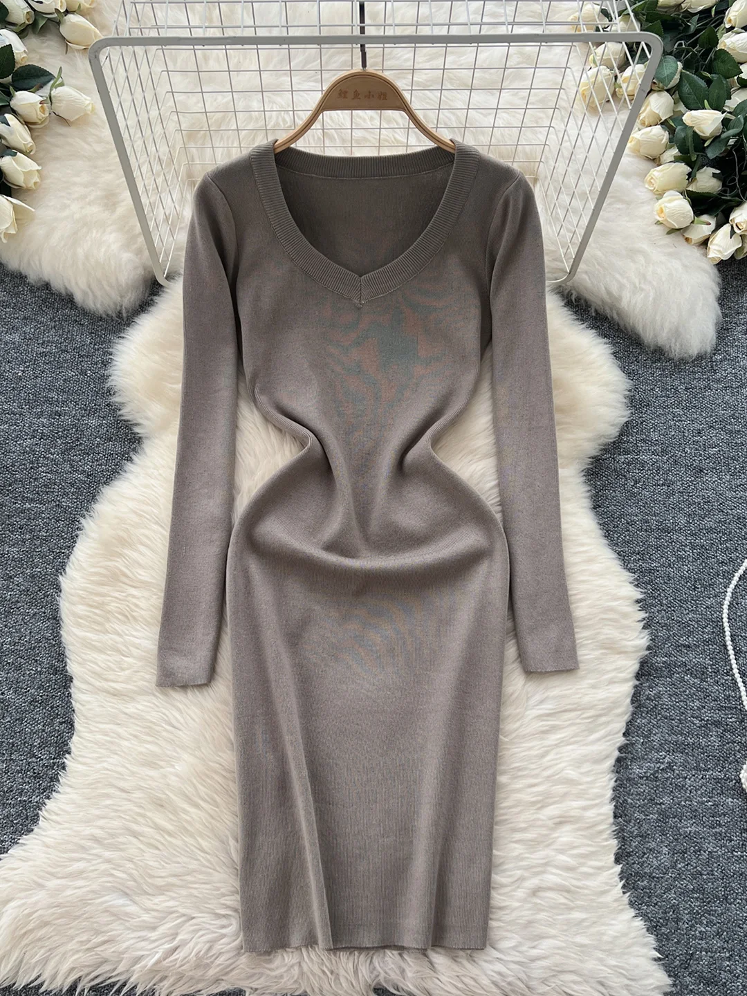 Croysier Abito maglione Donna Manica lunga Scollo a V Abito in maglia solida Spacco laterale Abiti aderenti da festa sexy Abiti invernali donna 2024