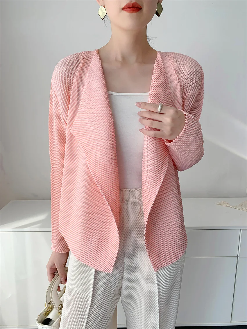 Miyake Fold 2025 Fish Scale Fold Coat for Women's Spring and Autumn Outerwear Top Design Texture Cardigan Comfortable and Casual