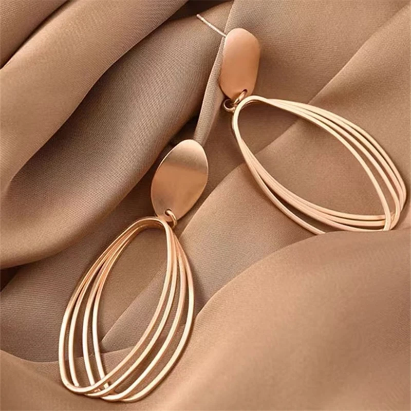

Korean Pendant Earrings Elegant Temperament Fashion High Sense Earrings