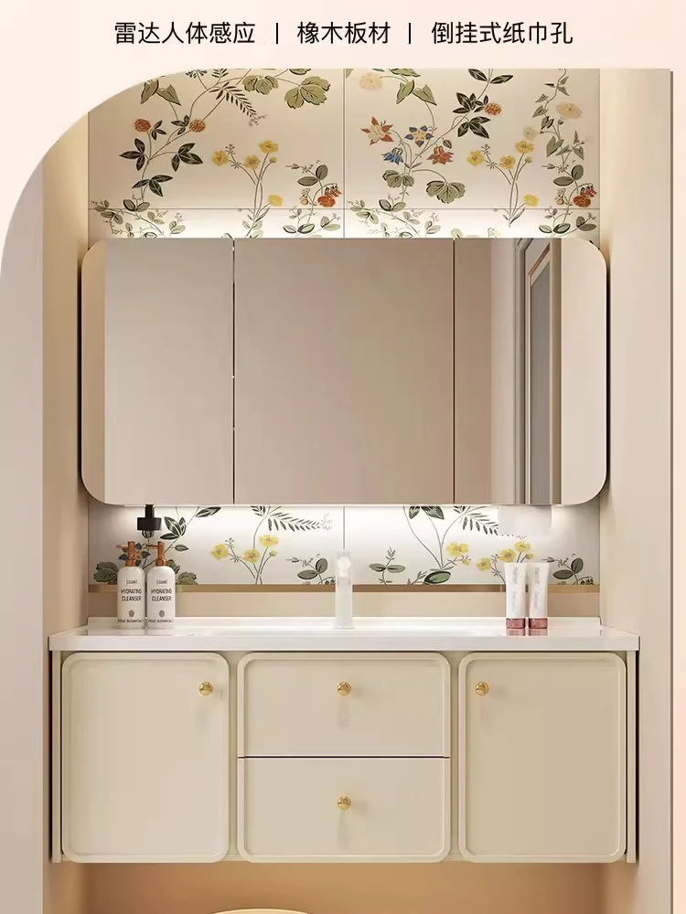 

Комбинированный шкаф для ванной комнаты из американского французского дуба с керамической раковиной и интегрированным умывальником