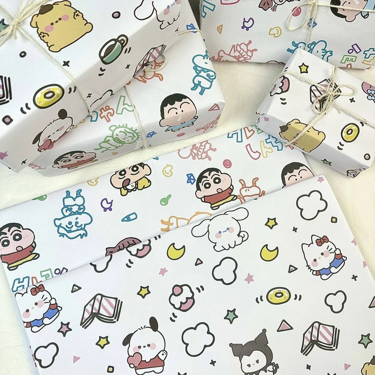 Kredka Shin-chan urocza kreskówka papier do pakowania prezentów na peryferiach Kawaii papierowa okładka na książkę ozdobne dekoracje bożonarodzeniowe na prezent stołowe