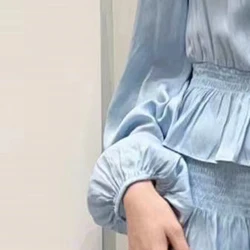 Abiti da donna in raso a maniche lunghe con colletto a v profondo moda blu cielo a strati con volant mini abito elegante sexy lady vestidos estate 2023