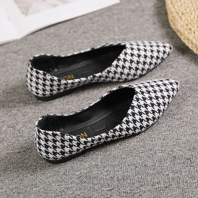 أحذية نسائية عصرية سهلة الارتداء بمقدمة مدببة ونعل ناعم، أحذية كاجوال عصرية بكعب منخفض مريحة وعصرية2025