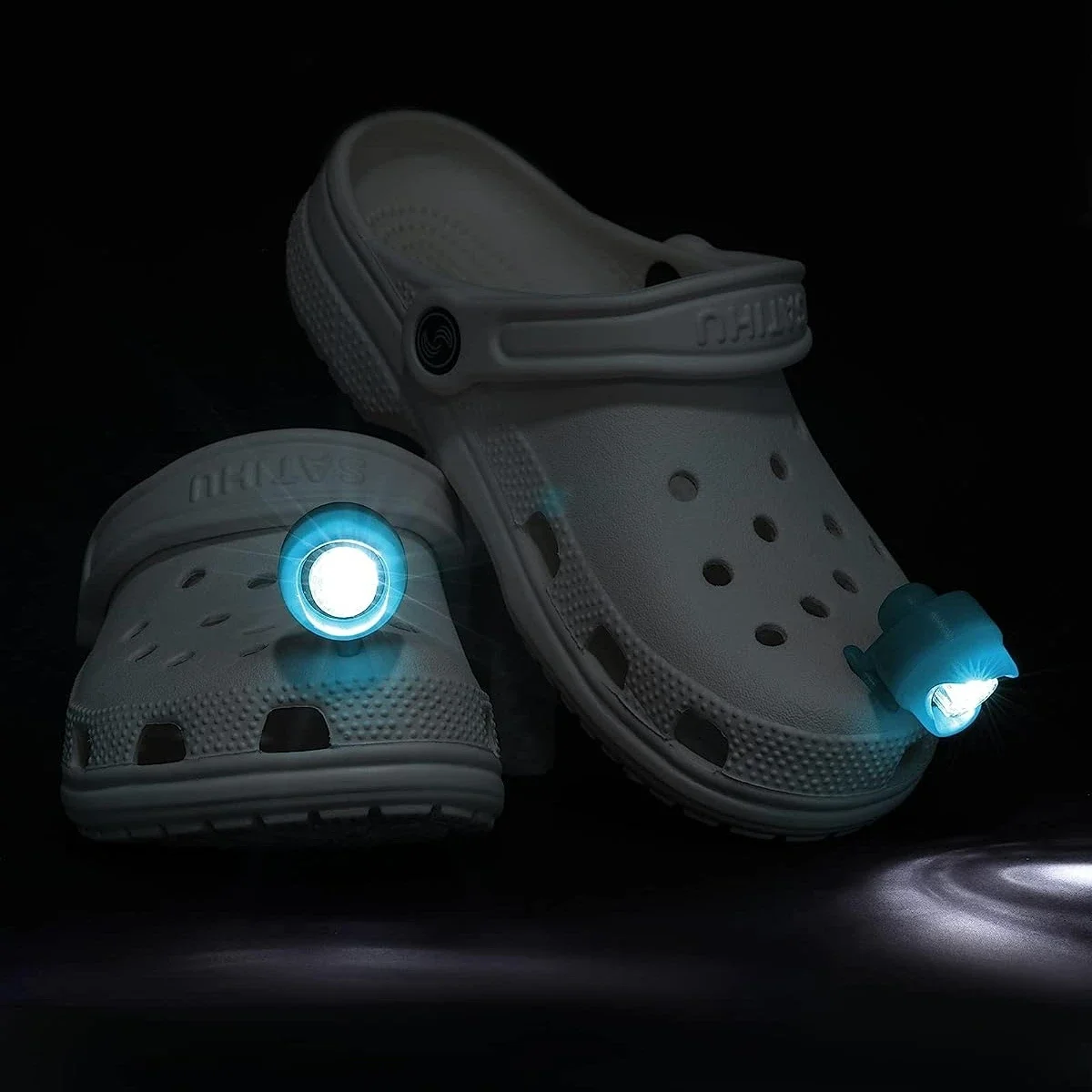 2 PCs fari per Croc IP67 luci a LED impermeabili per ciondoli per scarpe decorazione Outdoor Night Running Walking Sandal accessori