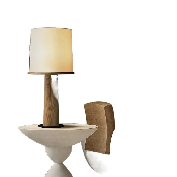 

Medieval personalized desk lamp, warm feeling in the living room and study, high-end solid wood fabric, simple atmosphere lamp