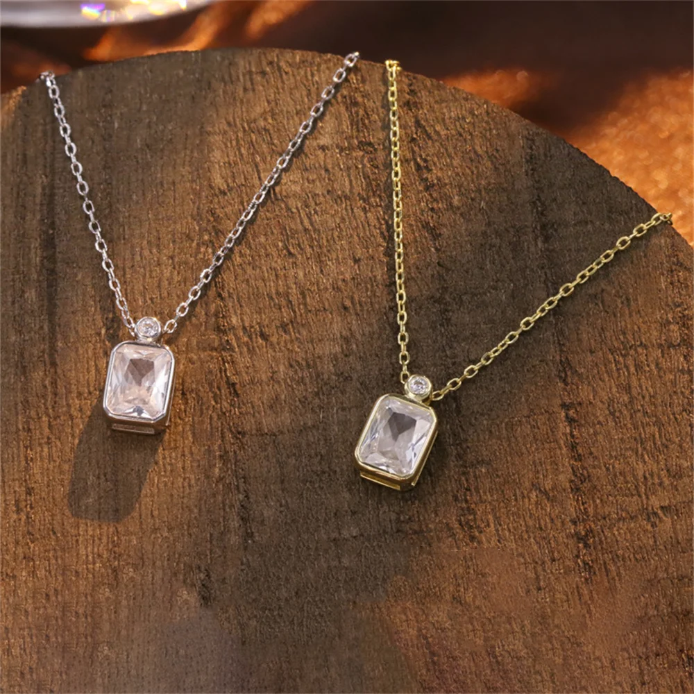 

Korean Style S925 Sterling Silver Collarbone Necklace, Rectangle Zircon Inlaid, Fashionable Premium Vibe Necklace for Women
