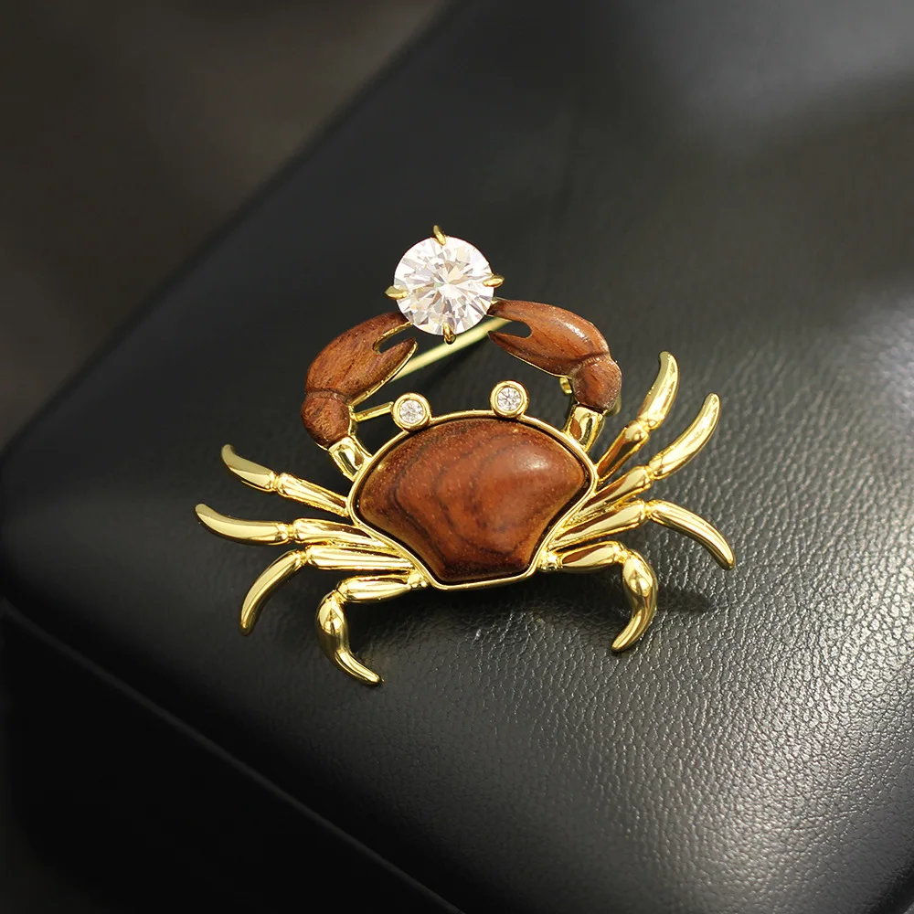 Wooden Crab Brooch Men's and Women's Creative Marine Creature Zircon High-end Coat Badge Personalized Decoration Pins