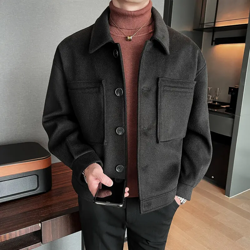 2023 British Style Winter Short Woolen Coat Men Warm Fashion Pocket Casual Cloth Jacket Men Streetwear Loose Woolen Coat S-3XL