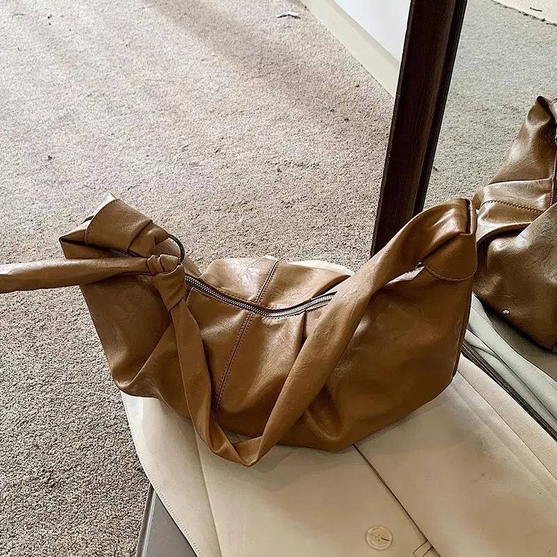 

Korean Sle Ins Large Capaci Retro Soft Leather Pleated Dumpling Bag Lazy Casual Matched Horn Single oulder Slant Bag