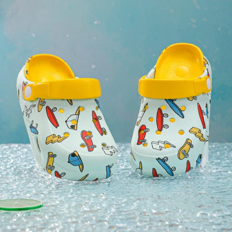 Children's Cave Shoes Summer Boys' Breathable Indoor Two Wear Beach Slippers Soft soled Medium sized Boys' Baotou Sandals