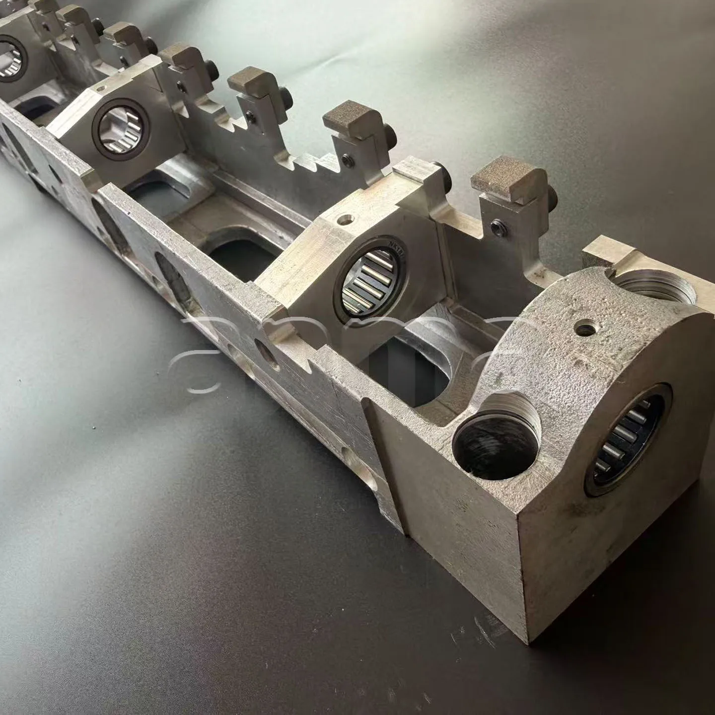 C4.313.101 Transfer Gripper Bar 1035mm for CD102 SM102 Printing Machinery Spare Parts