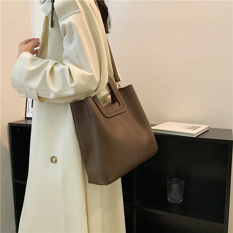 2024 New Cute Fashion Women borse a tracolla Tote Crossbody PU Leather secchio giornaliero ad alta capacità Multi-funzione per il tempo libero