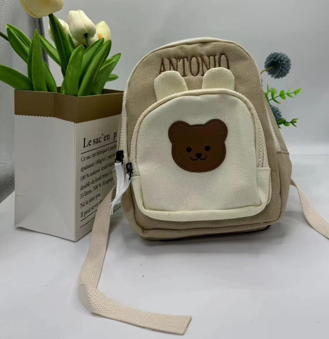 Mochila pequeña bordada con nombre de dibujos animados para niños, mochila de guardería personalizada, bolsa ligera saliente para niños