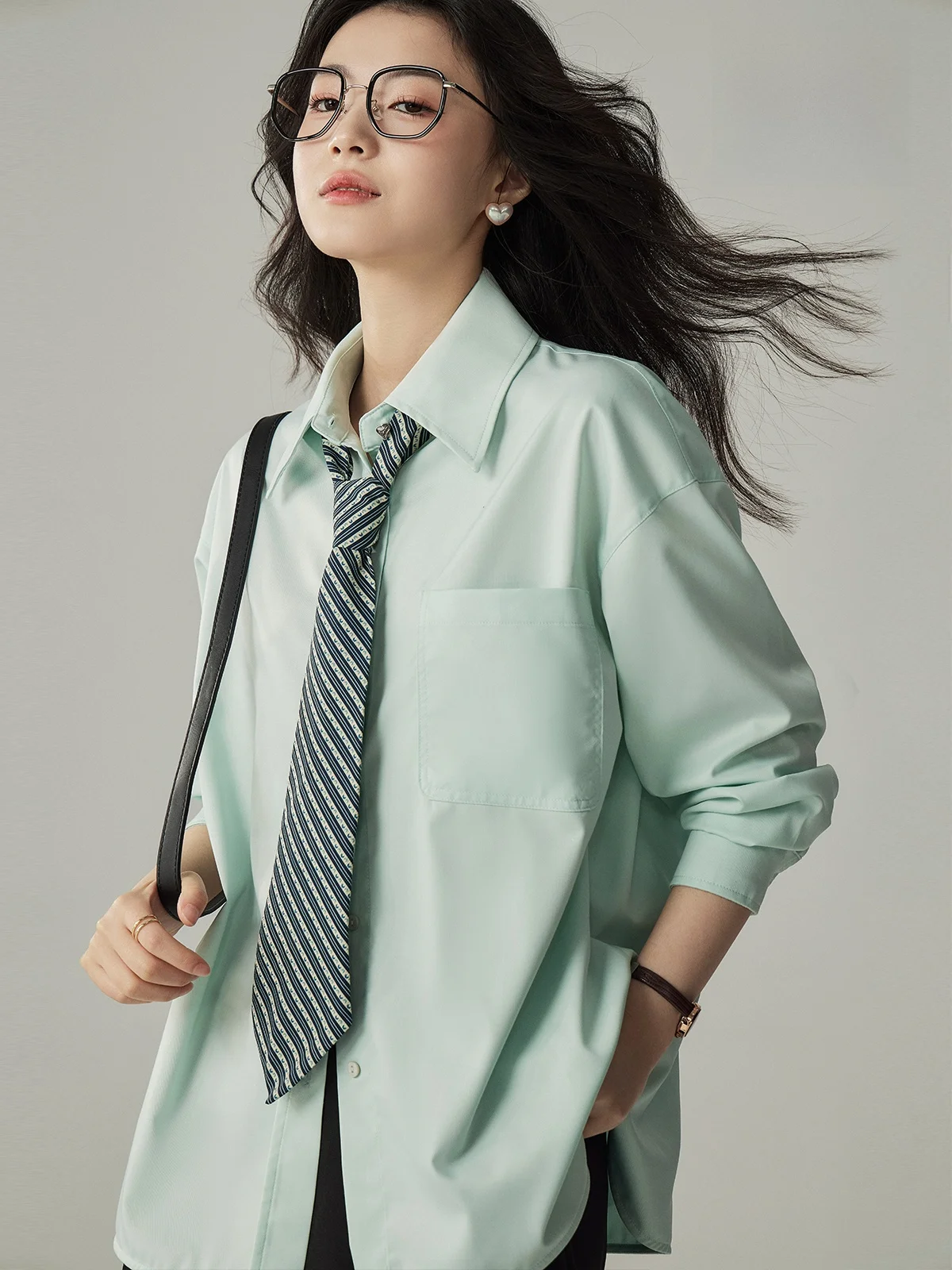 

Yake Home Spring Mint Long Sleeve Loose Women's Shirt Anti-Wrinkle Draping Style Versatile Korean Commute Style Breathable