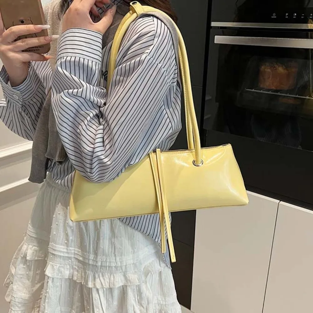 

Sweet French Stick Handbag Y2K Solid Color PU Shoulder Bag Large Capacity Anti-splash Water Texture Underarm Bags Travel