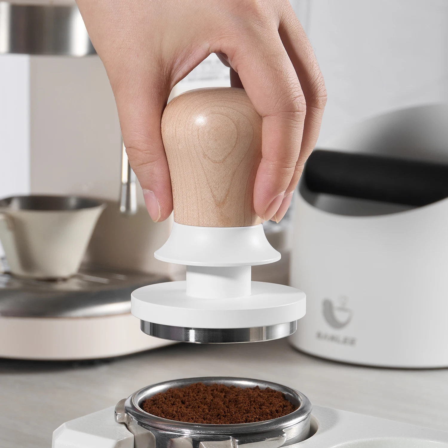 

Customized 51mm 53mm 58mm Wood Handle Stainless Steel Base 30lb Espress Force Impact Spring Loaded Calibrated Coffee Tamper