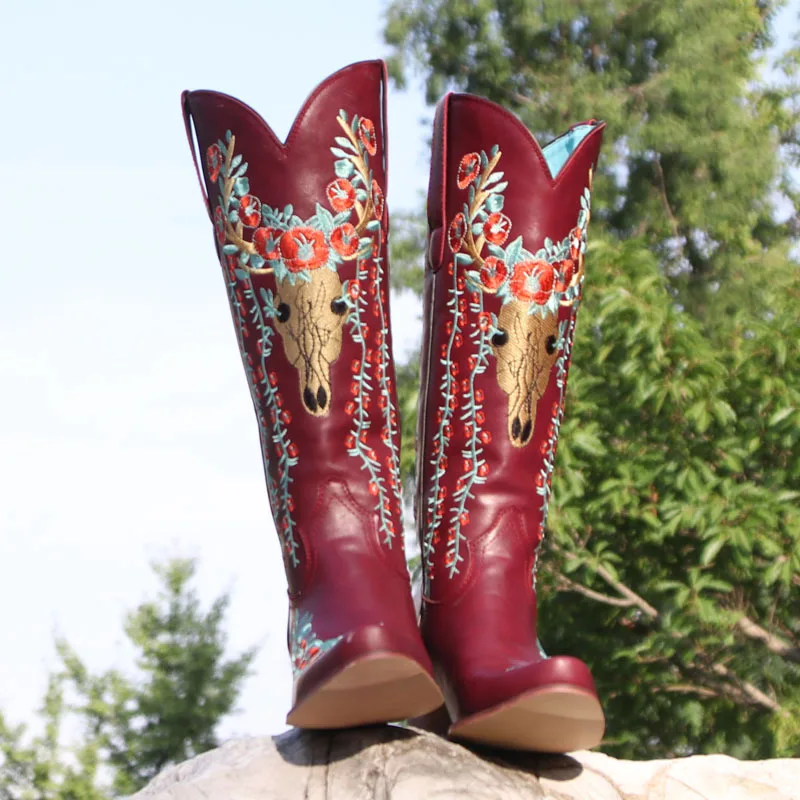 Plus size Euro-American women's embroidered retro square cowboy boots with Western tops pointed rider boots