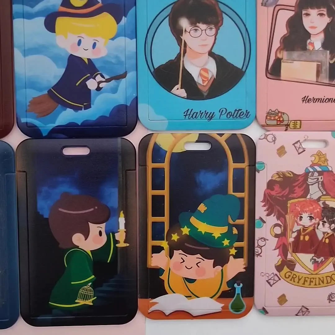 Брелок для ключей magic school с рисунком