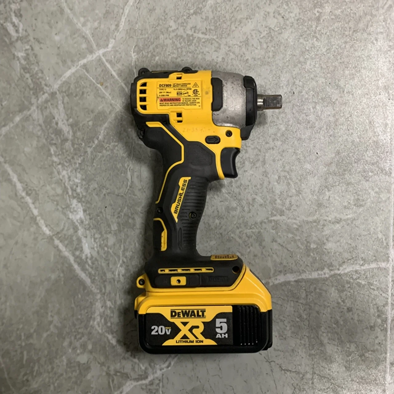 DEWALT DCF809 ATOMIC 20V  Modified 2/1 impact wrench  MAX Li-Ion    Includes 5.0AH battery second-hand