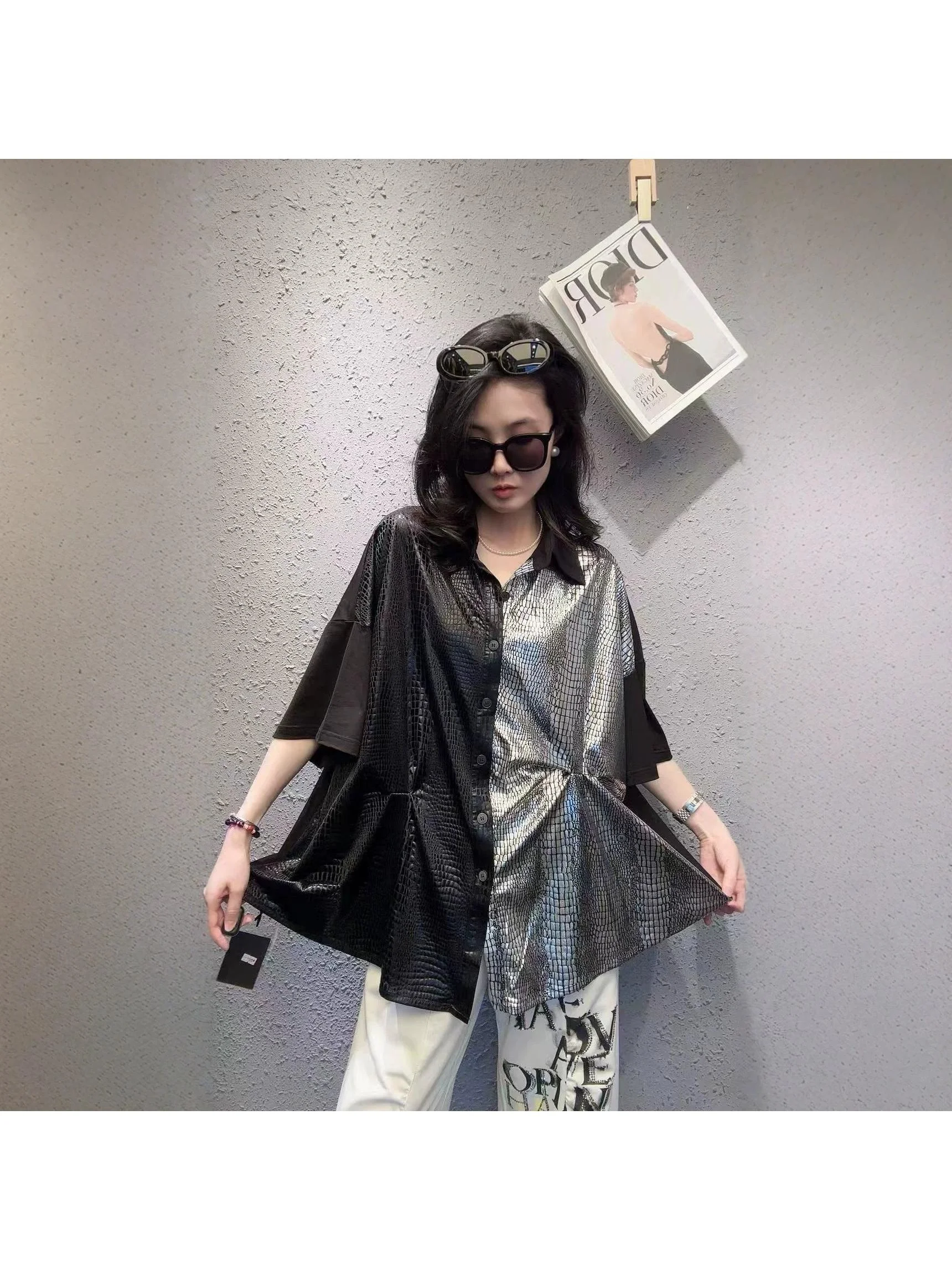 

Fashionable Loose Women's Shirt Summer 2026 Black Silver Splicing Crocodile Pattern Short Sleeve Drawstring Loose Fit Top