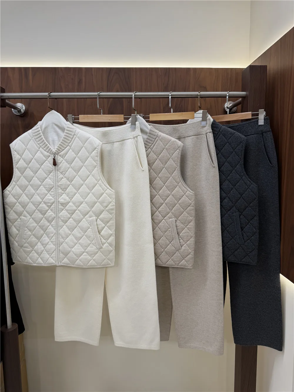 2026 New Versatile styling sets: Women's Cashmere wool Vest, Loose Knitted Cashmere Wide Leg Pants