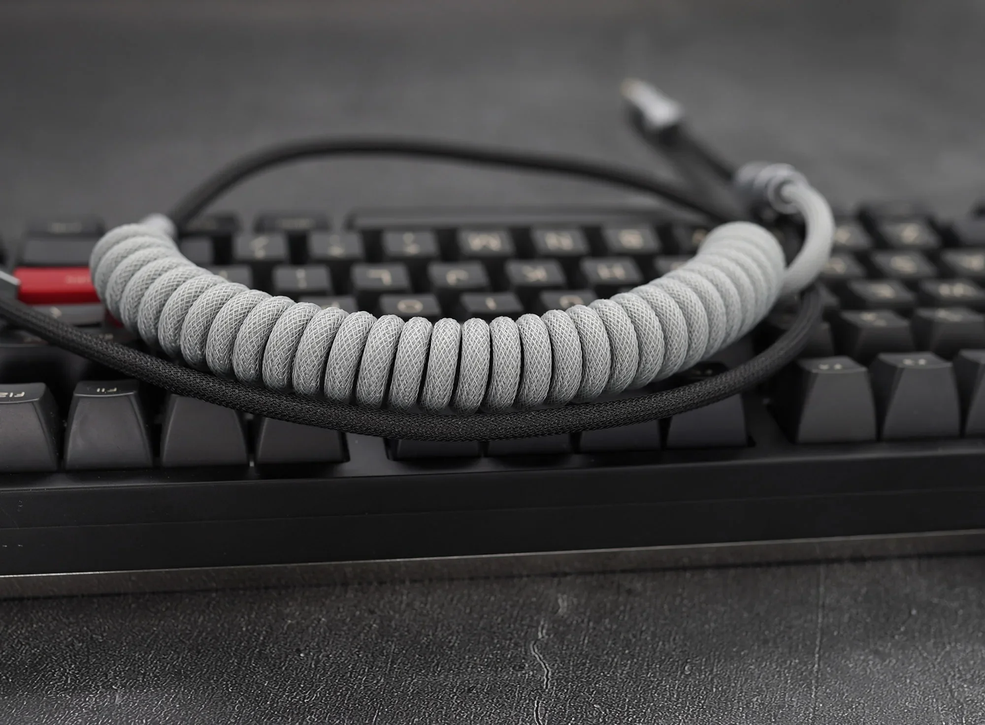 GeekCable Kabel Data Keyboard Mekanis Kustom Matrix Abel X garis tema abu-abu hitam