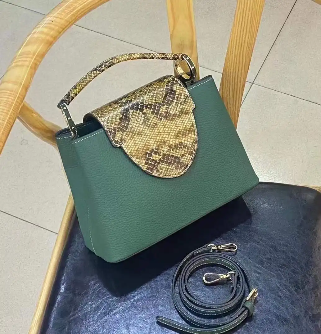 

2025 New York Fashion Python pattern Women's shoulder Bag Genuine Leather Handbag Cowhide Crossbody V shaped bride wedding Bag