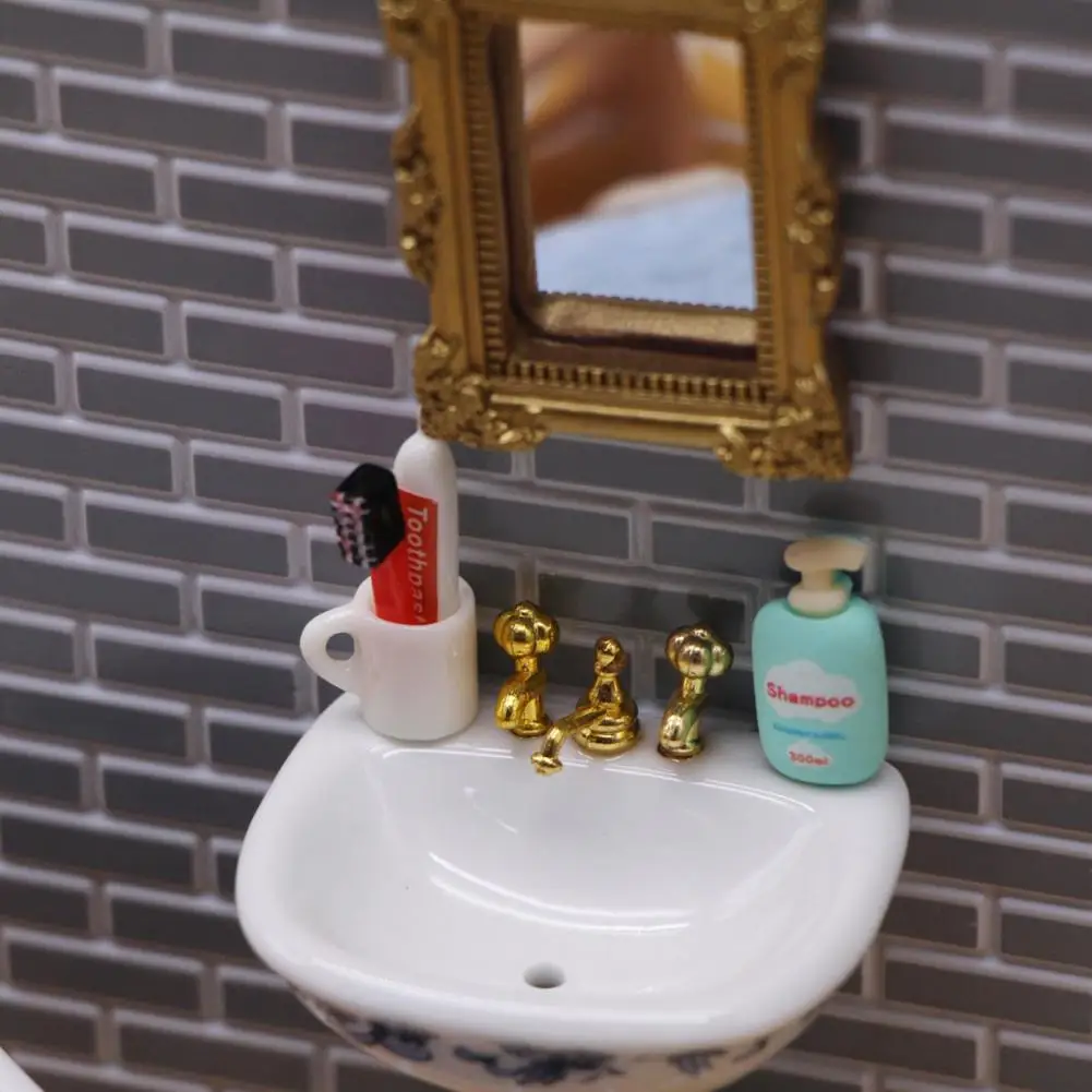 Mini-Badezimmerzubehör für Puppenspiele, Miniatur-Badezimmerzubehör-Set für Puppenhaus-Dekor mit Badewanne, Waschbecken für Puppen