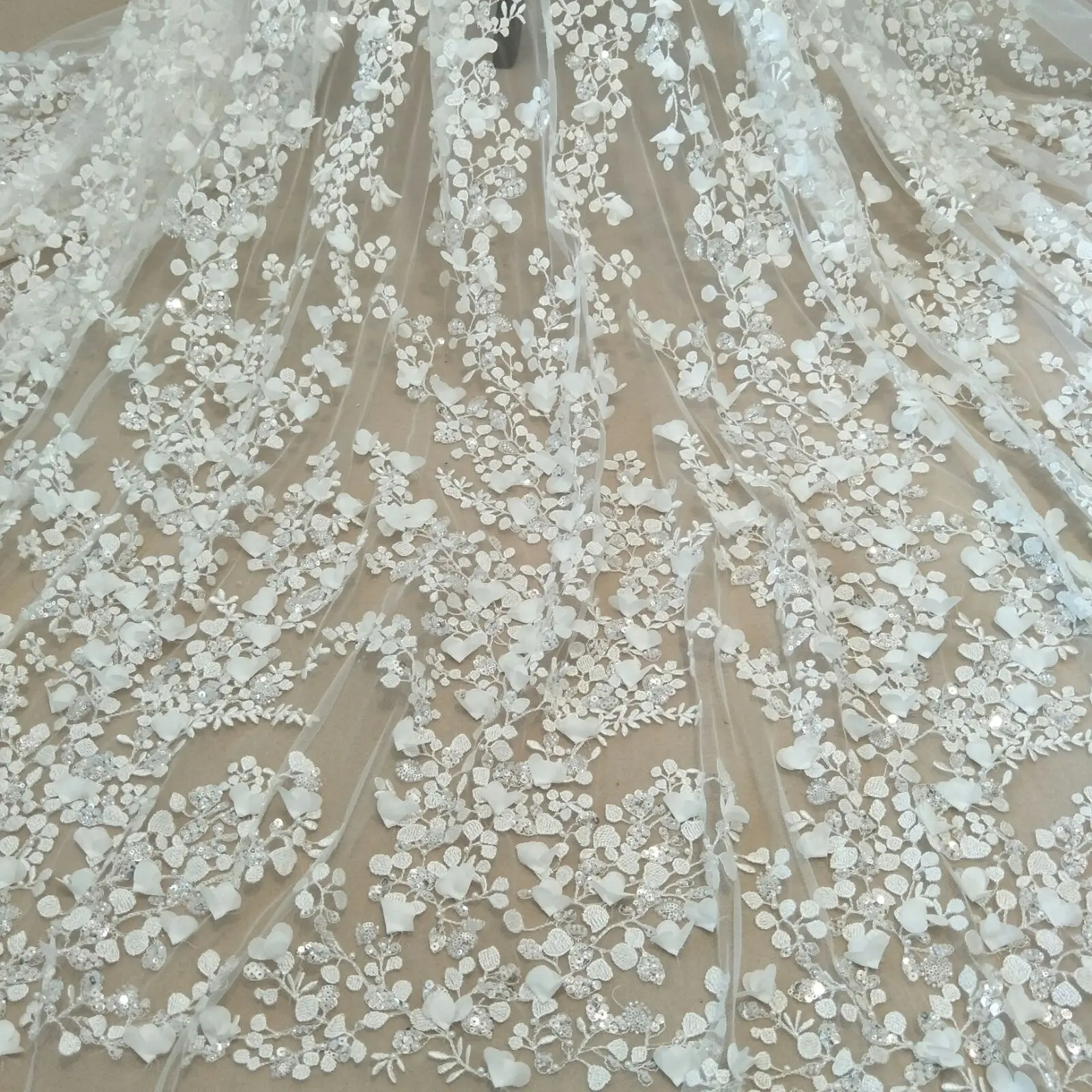 Latest 3d flower lace fabric bridal lace fabric with sequins and beads 130cm width ivory wedding dress lace fabric sell by yard