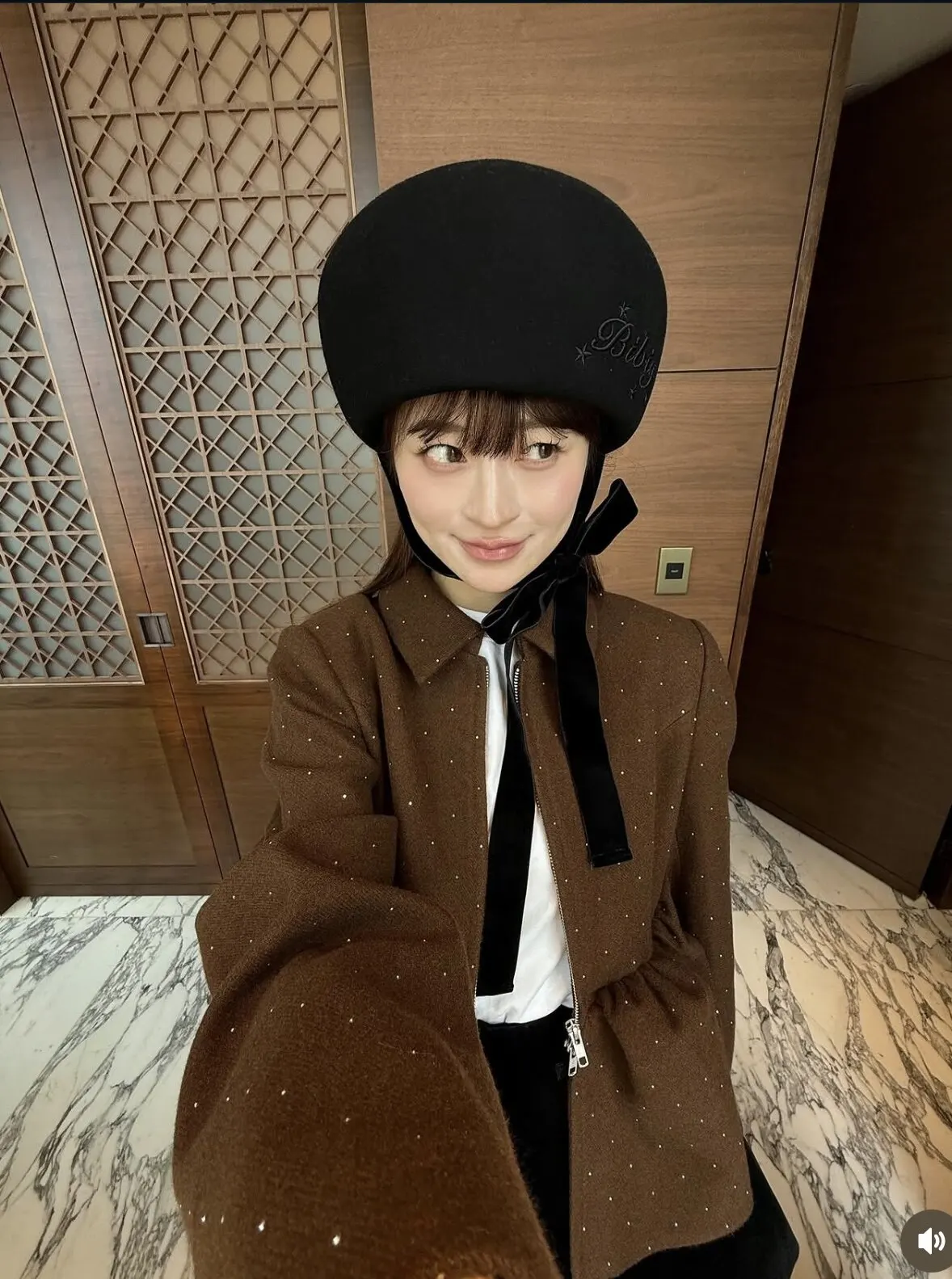 Vintage Brown Polka Dot Zip-Up Jacket Peplum Waist Structured Blazer Lapel Sparkling Flower Hem Coat for Daily and Office