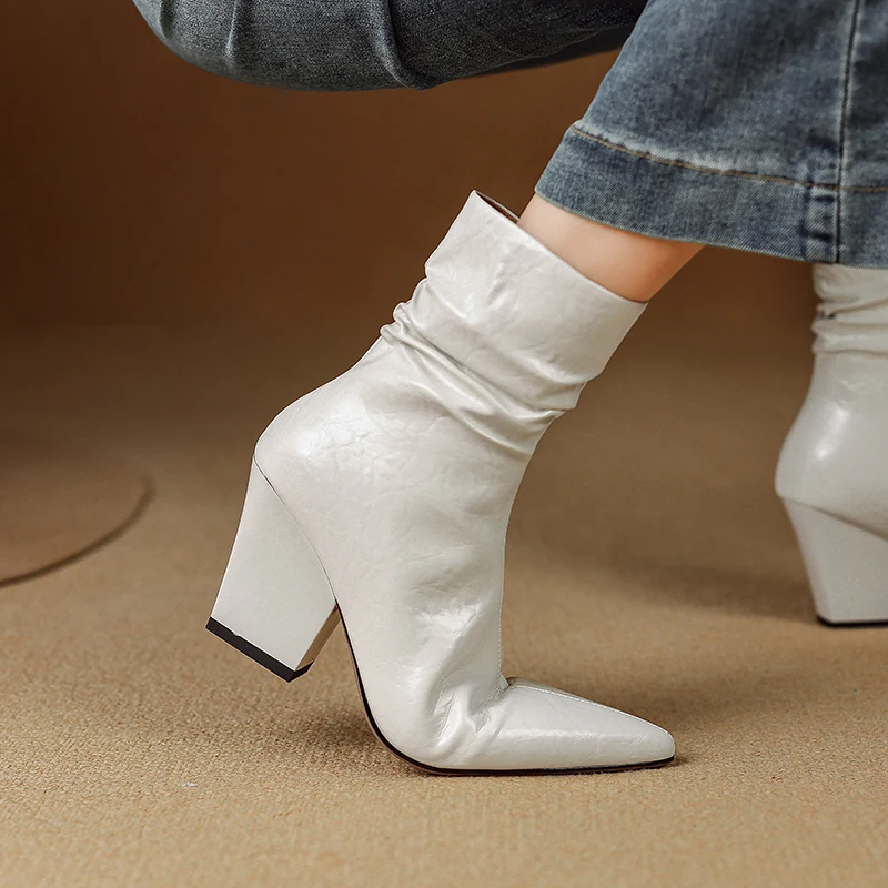 

2026 новые осенне-зимние женские ботильоны высотой 22-24,5 см из воловьей кожи с острым носком и боковой молнией, короткие ботинки на толстом каблуке, сексуальные ботинки с нагромождением