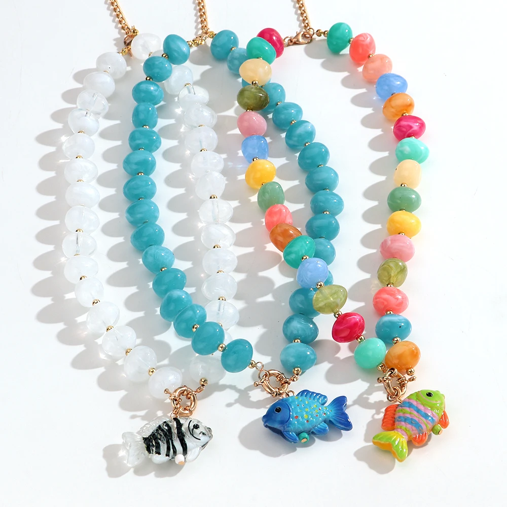Neue Trendige Bunte Unregelmäßige Acryl-Perlen Choker Boho Niedliche Fisch-Anhänger Halsketten für Frauen Urlaub Strand Schmuck Geschenk – Detail 3