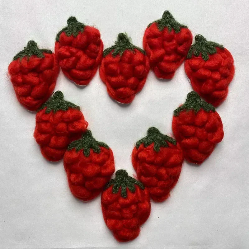 10Pcs Crochted Strawberry Woven Fruit Pendant Patches for Clothes, Hat Toy Sewing, Handmade Clips, DIY Decor Accessories,