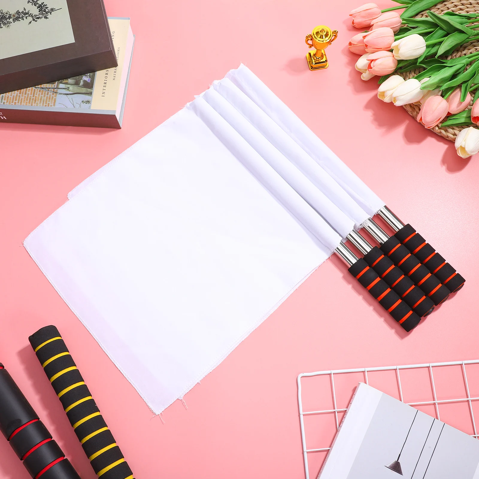 4 قطعة أعلام الحكم المحمولة للتدريب الرياضي خفيفة الوزن نونسليب قبضة سباق السيارات الحدث وضوح عالية بلون المقاوم للصدأ