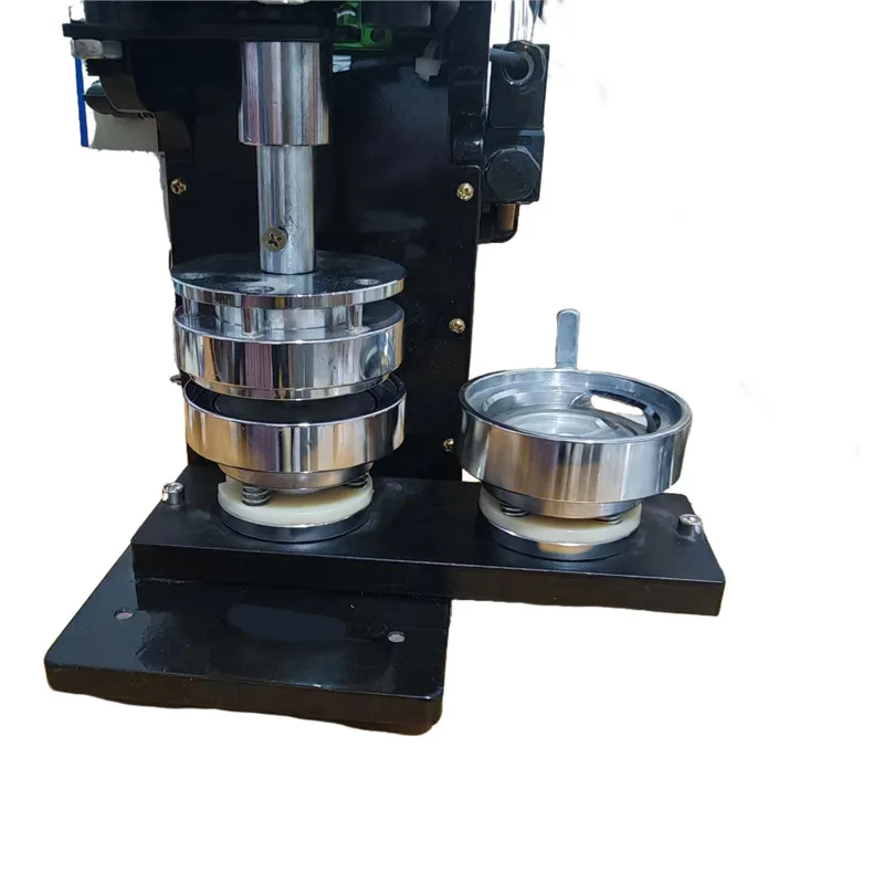 High-efficiency automatic badge machine Tinplate badge special induction pneumatic machine self-made machine