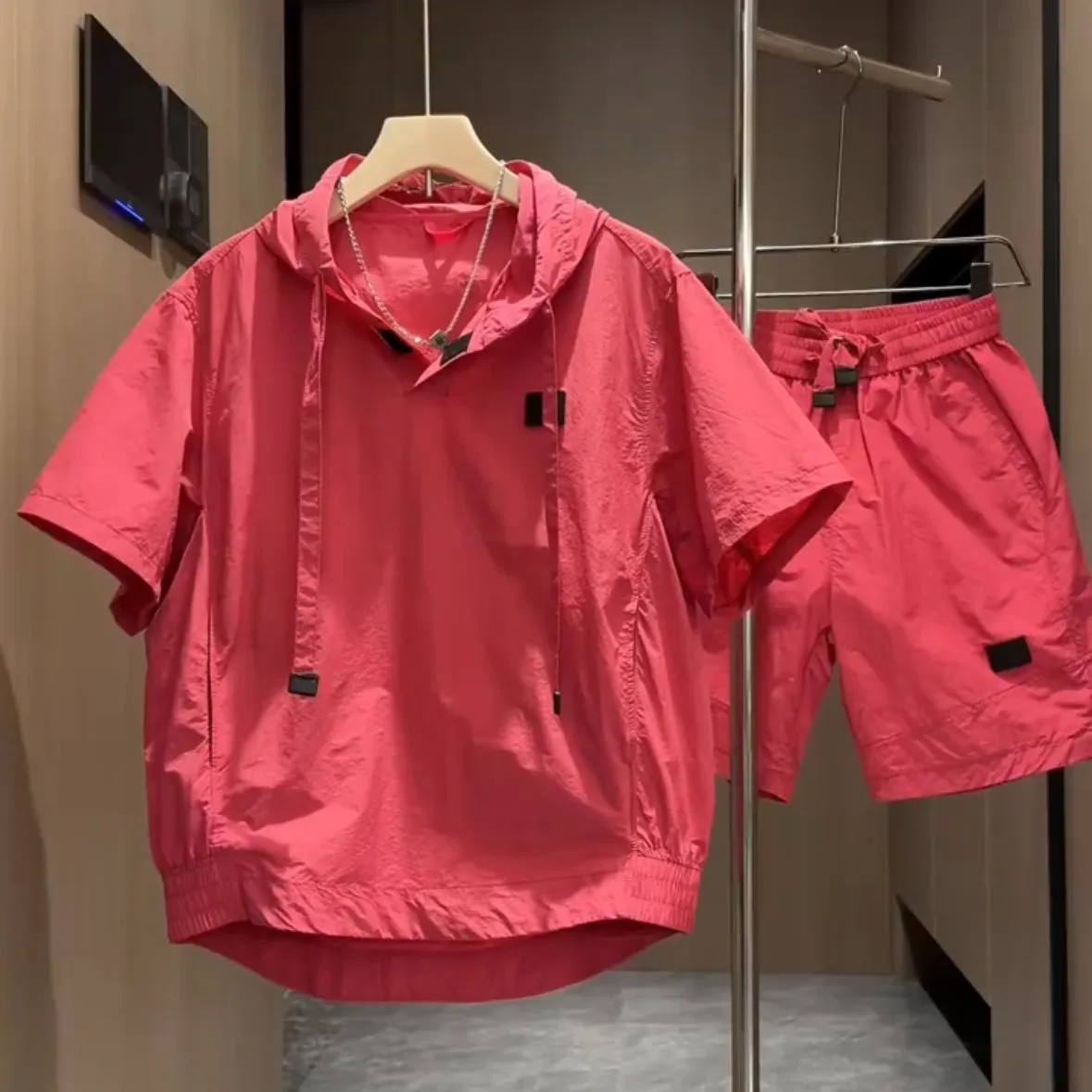 

Quick Drying Cargo Hooded Summer Outfits Men Two-piece Loose Fashion Casual Sport Tracksuit Short Sleeve Shorts Set