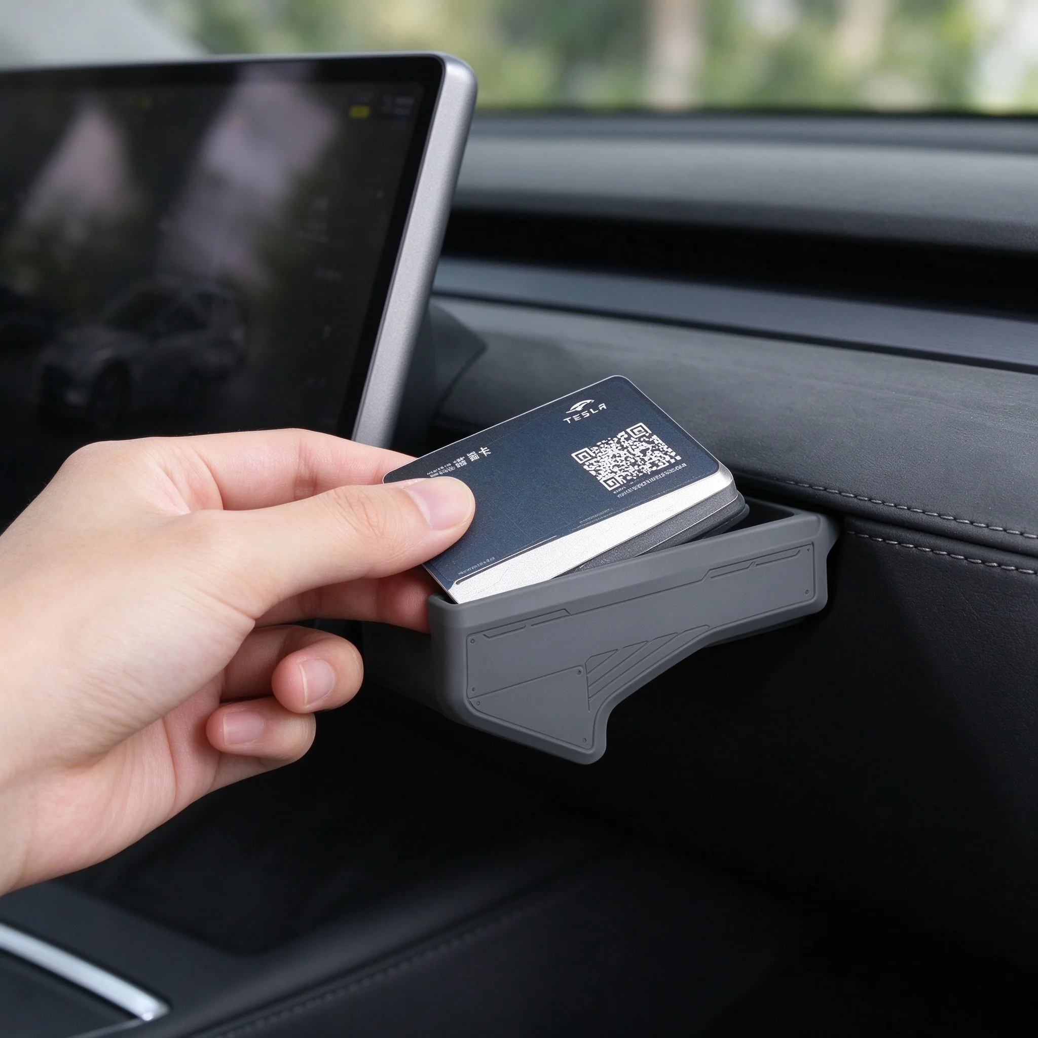 Silicon Dashboard Storage Box For Tesla Model Y L Juniper 2026 Model 3 Highland Phone ETC Sunglass Tray Movable Organizer