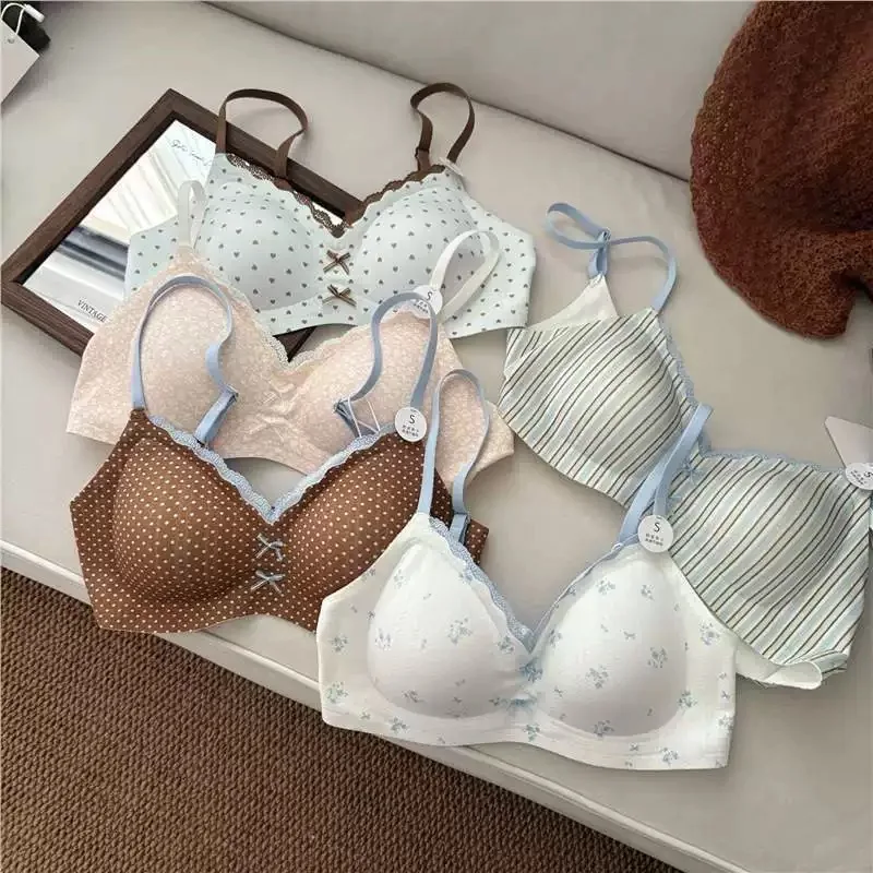 Sexy Seamless Small Breast Push-Up Women's Underwear Without Wires to Shrink Secondary Breasts and Anti-Sagging Back Beautiful B
