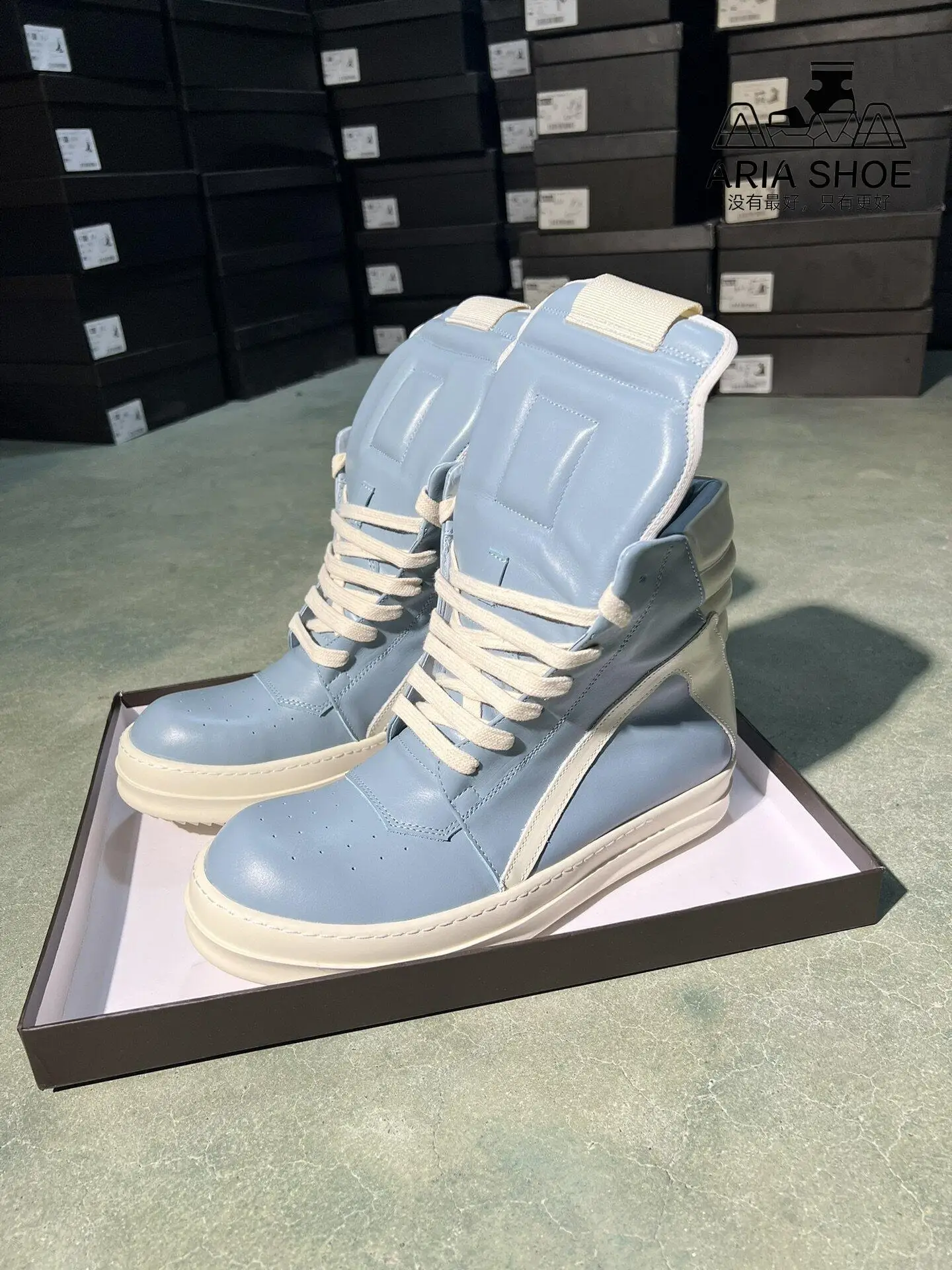 

Band New Upgraded Men Casual Shoes Women's Luxury Lace-Up Zipper Light Blue Cowhide Inverted Triangle High Top Flat Casual Boots