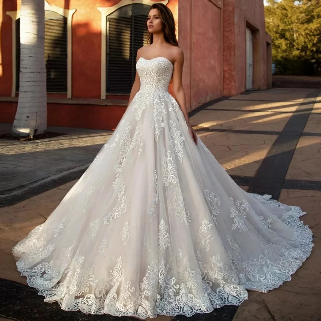 

Customized Exquisite Appliques Strapless A-Line Wedding Dress Off The Shoulder Lace Up Ball Gown Bride Gowns Unique Lace