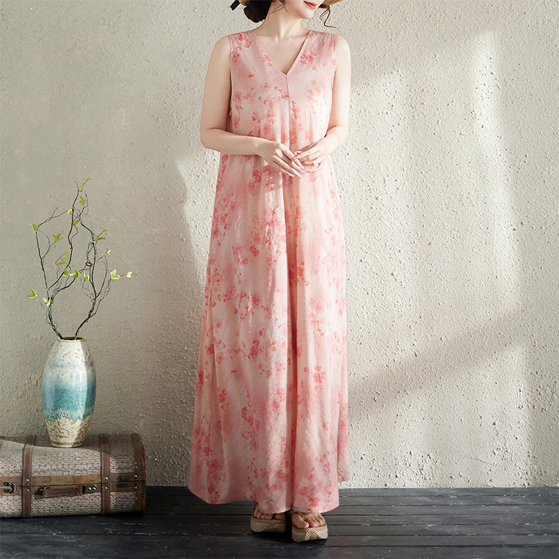 

Летнее оранжево-розовое длинное платье без рукавов с V-образным вырезом для женщин: минималистичный дизайн, эффект стройности, эстетичное макси-платье для прогулок по городу